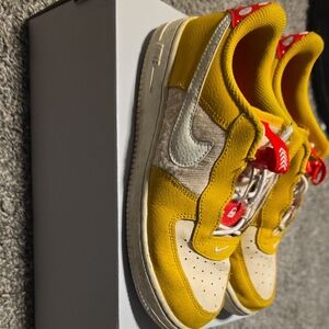 **Nike Air Force Toggle SE – Size 3Y – Play Shoes in yellow orchre, orange, tan